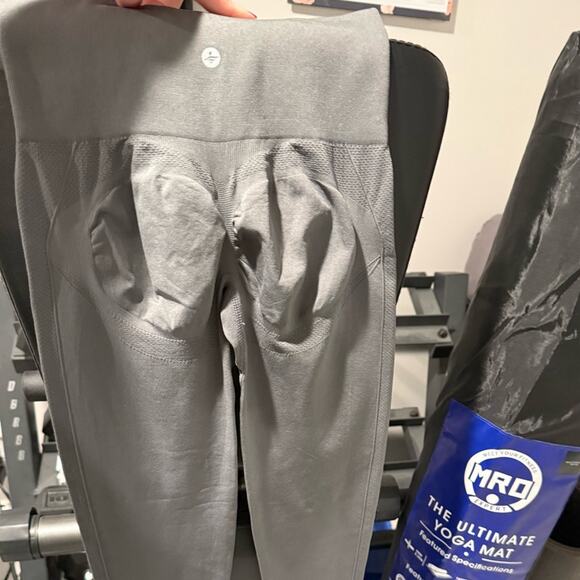 Seamless Flow High Waisted Tummy Control Butt Lifting Yoga Leggings - Picture 7 of 9